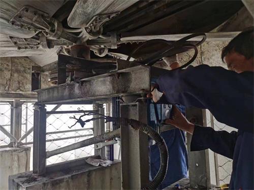 <a href=http://m.kylyjx.com/peijian/fan/ target=_blank class=infotextkey>冷卻塔風(fēng)機(jī)</a>噪聲控制方法